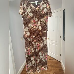 Women’s size 14 brown floral long dress size 14.